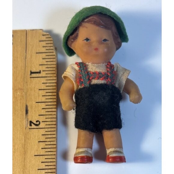 Vintage German ARI Rubber Doll 3" Dollhouse Miniature Red Shoes Green Hat - Picture 6 of 6